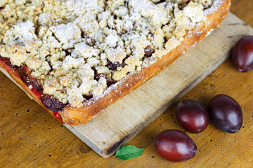 Blechkuchen mit Pflaumen