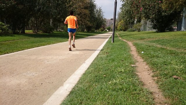 Corredor en el parque