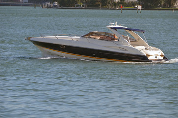 Obraz premium Luxurious Cabin Cruiser