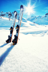 Skis in snow at Mountains