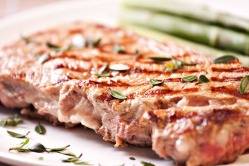 Steak with asparagus