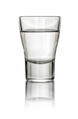gefülltes Schnapsglas