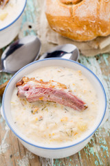 Cheese soup with smoked ribs