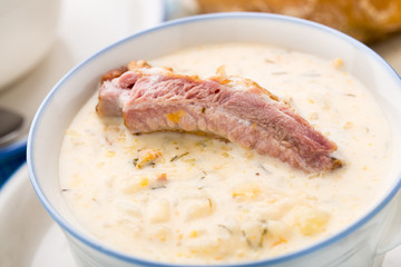 Cheese soup with smoked ribs