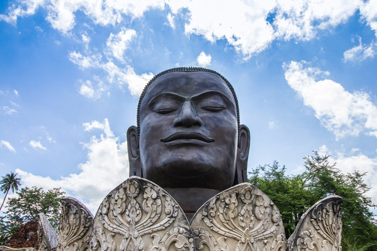 Image buddha head