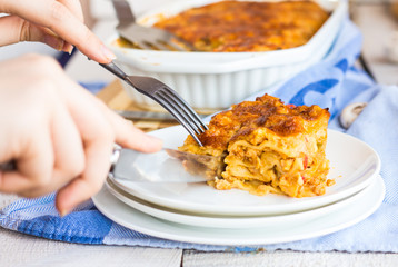 processes food mushroom lasagna, devices, hands