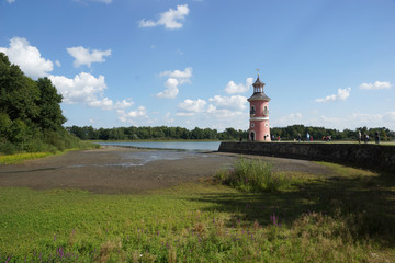 Fototapeta na wymiar Leuchtturm in Moritzburg