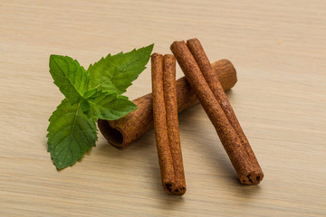 Cinnamon sticks