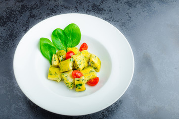Spinach gnocchi with melted butter