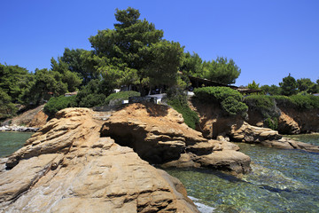 Fototapeta na wymiar Beautiful carved rocky shore.