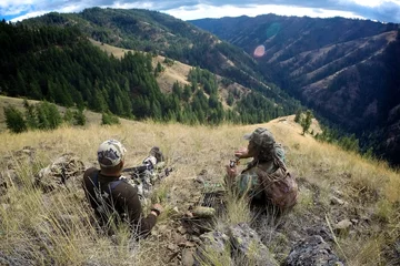 Foto auf Acrylglas Jagd Ausruhen auf dem Berg