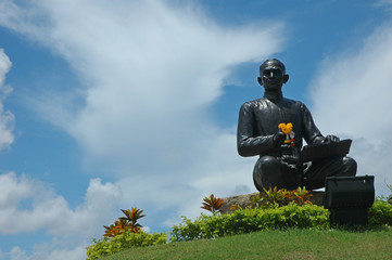 sun thon phu monument, statue of the poet in thailand