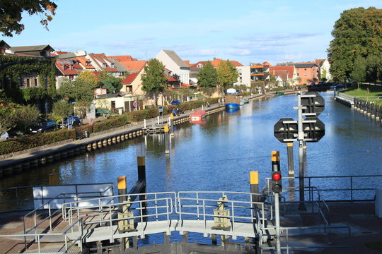 Blick von der Plauer "H&uuml;hnerleiter" auf die Eldepromenade