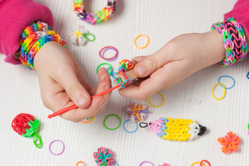 Making rubber band bracelet