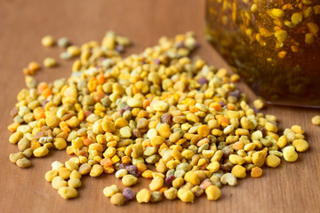 Bee pollen and honey as healthy food supplements