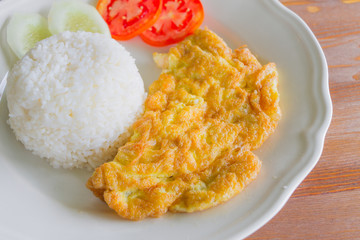 Rice with plain omelet
