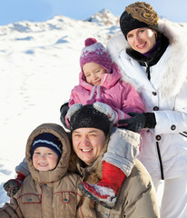 Fototapeta na wymiar Family in the winter