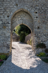 Fototapeta na wymiar Porte entrée village médiéval