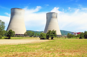 Cheminées de centrale nucléaire