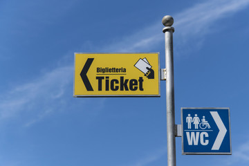 Segnaletica ticket e WC