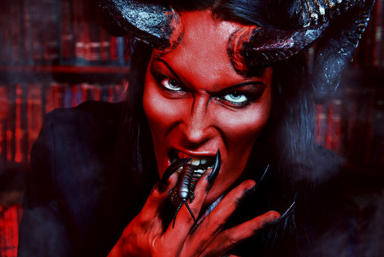 Luzifer Bilder Durchsuchen 14,855 Archivfotos, und