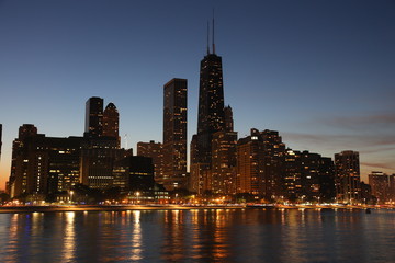 Fototapeta na wymiar Chicago at sunset