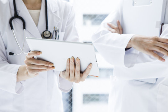 Doctor to have a medical record and the doctor have a tablet