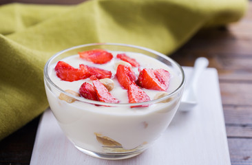 Dessert with yougurt