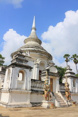 Fototapeta na wymiar stupa at Wat Phra Ngam, Bang Pahan, Ayutthaya