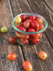 Stachelbeeren im Glas