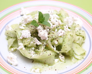 Gurkensalat mit Feta Käse