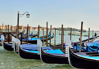 Fototapeta na wymiar dock for the gondola in Venice