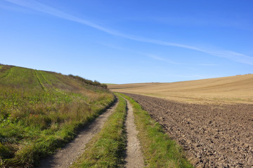 yorkshire wolds farm track