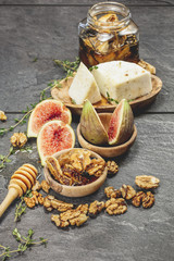Fresh Fig with Thyme, Honey and Goat Cheese