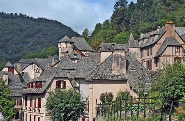 Fototapeta na wymiar Il villaggio di Conques, Aveyron - Francia