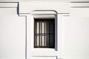 蔵窓：白壁