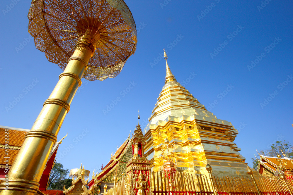 Wall mural golden pagoda buddha that doi suthep, chiangmai ,thailand