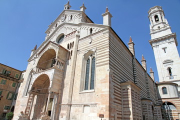 Fototapeta na wymiar .Italy, Veneto, Verona, Santa Maria Matricolare Cathedral facade