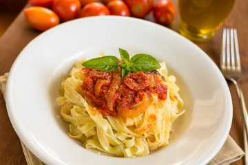 Tagliatelle al sugo, cucina italiana