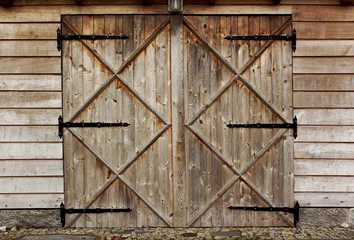 Fotobehang Oude deur oude schuur houten deur met vier kruisen