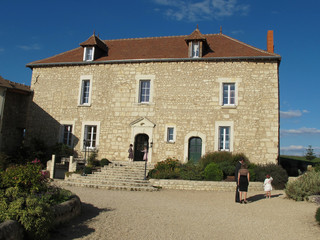 Fototapeta na wymiar Belle maison en pierre