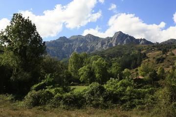 Fototapeta na wymiar Potes, Picos de Europa, Santander. Cantabria