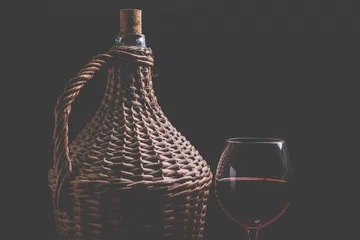 Photo sur Plexiglas Vin wine carboy and wine glass