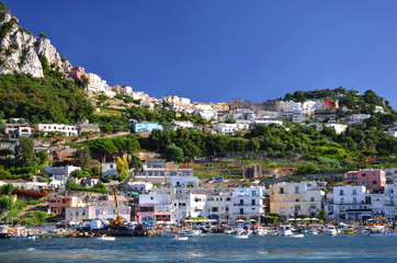 Malownicza Marina Grande na wyspie Capri we Włoszech - obrazy, fototapety, plakaty