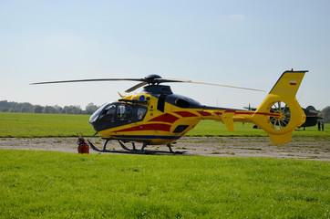 Helikopter pogotowia ratunkowego - obrazy, fototapety, plakaty