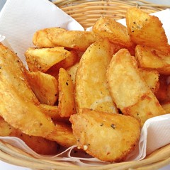 A bowl of potato chips fried