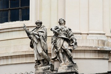 Fototapeta na wymiar Sculptures of Vittorio Emmanuele monument