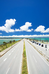沖縄の海・海中道路