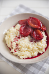 Milchreis mit Zwetschgenröster