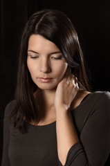 Melancholische Frau mit Sorgen im Blick